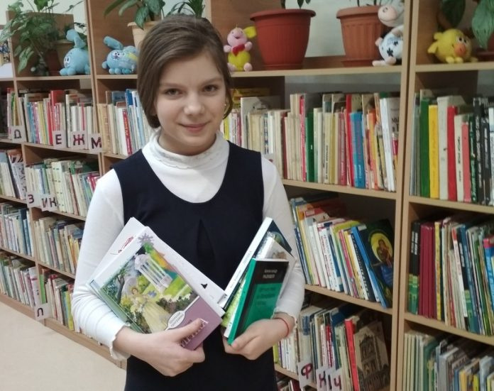 Более 35 новых книг появилось в библиотеке гимназии № 7 микрорайона Подольска в рамках акции «Дарите книги с любовью»