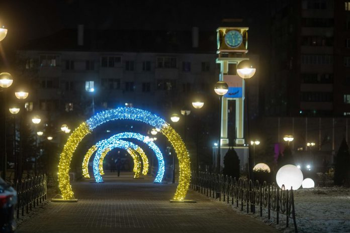 В Городском округе Подольск завершены основные работы по новогоднему оформлению территории